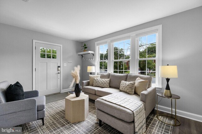 Photo - 2613 S Troy St