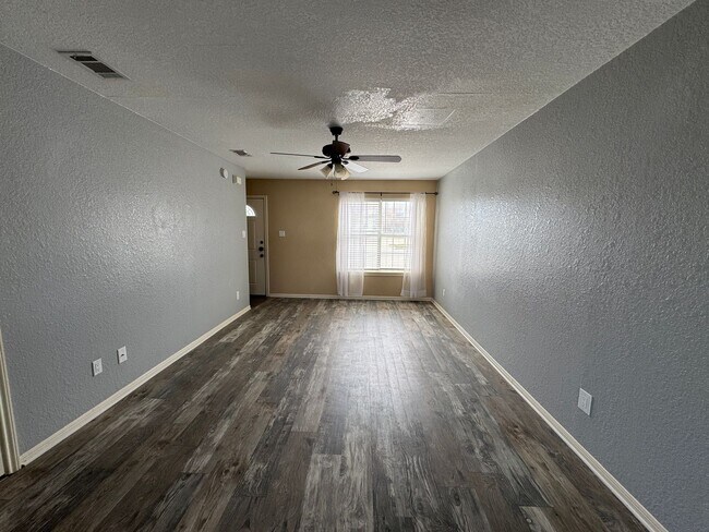 Photo - 1607 Dugger Cir Unidad Apt. C
