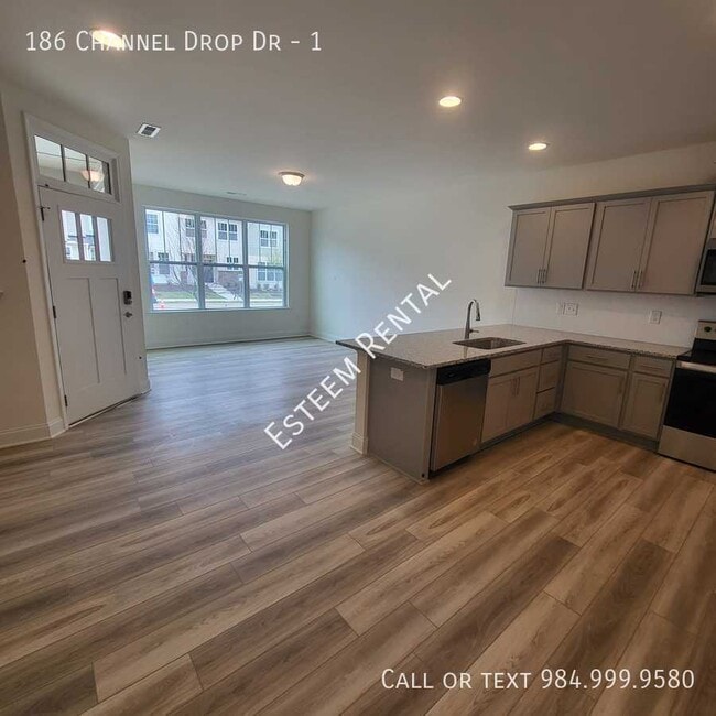 Photo - 186 Channel Drop Dr