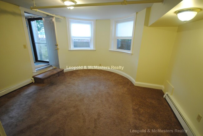 Building Photo - 230 Fuller St Unit A Rental