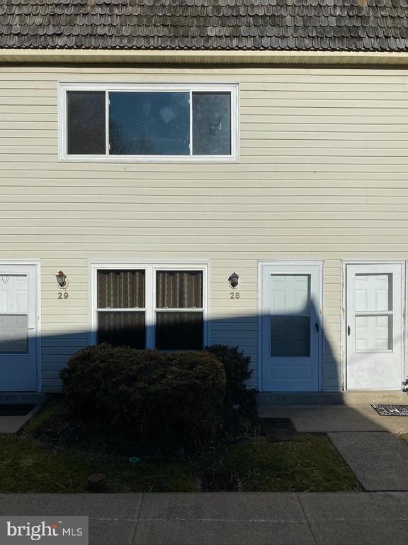 Building Photo - 520 Bristol Pike Unit 28