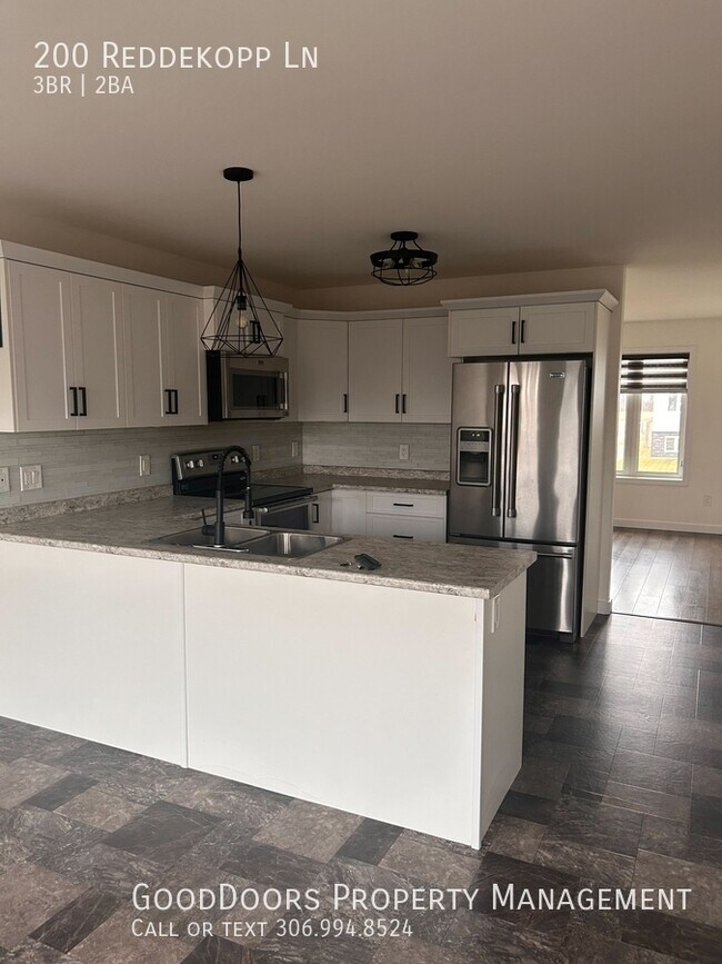 Photo - 200 Reddekopp Ln