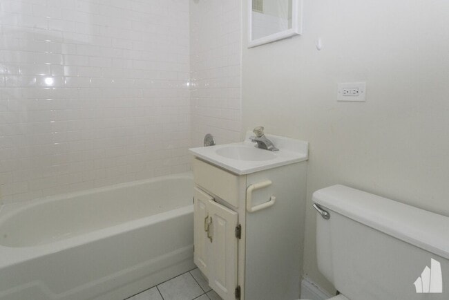 4615 N Malden St Unidad 3B