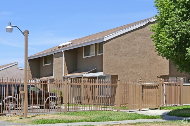 Photo - Merced Meadows Apartments
