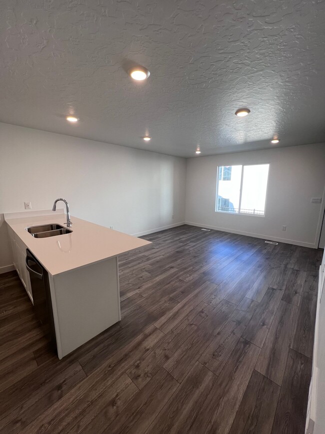 8446 W Meadow Bank Wy