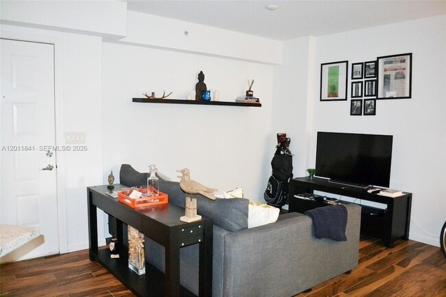 Photo - 1830 Radius Dr Unidad 317
