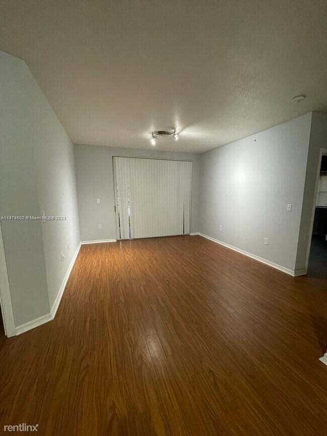 2 br, 2 bath Condo - 2516 Centergate Dr - 2 br, 2 bath Condo - 2516 Centergate Dr
