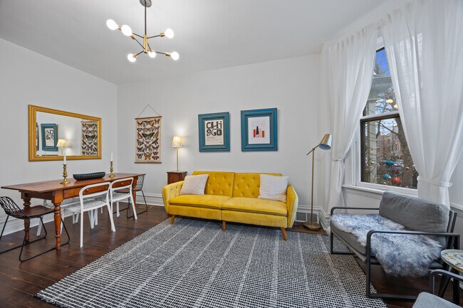 Photo - 2148 W Belle Plaine Ave Unidad 1