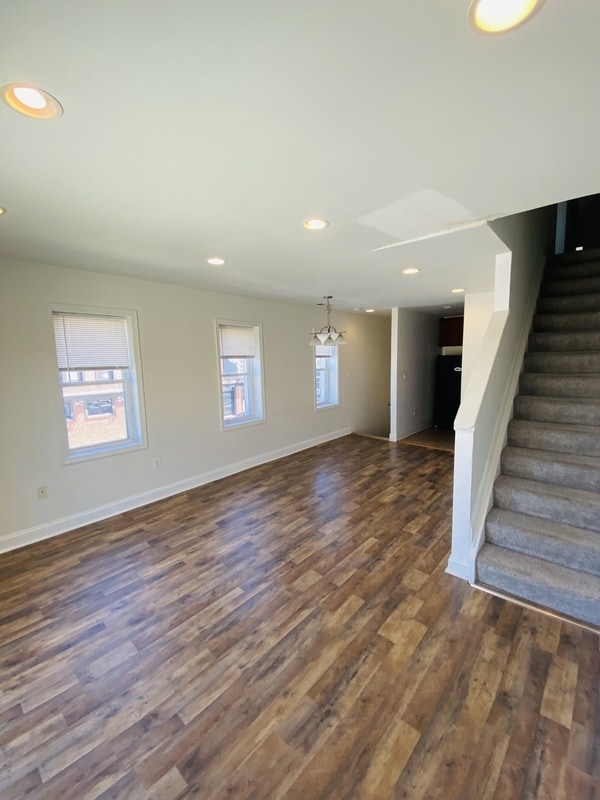 Photo - 1600 Light St