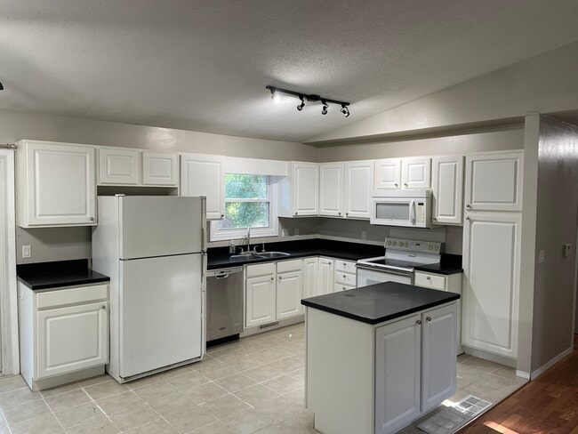 Photo - 1435 Valley View Dr