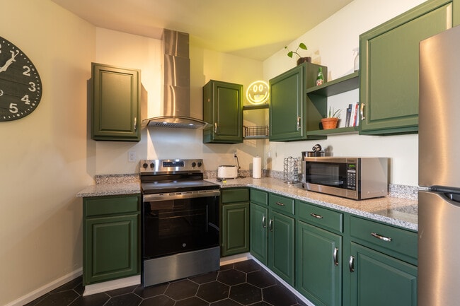 Kitchen - 331 N 26th St