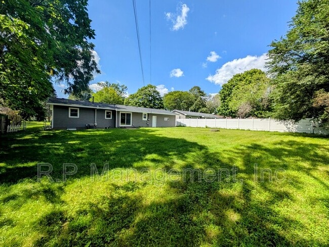 Photo - 9342 Trenton Ln N