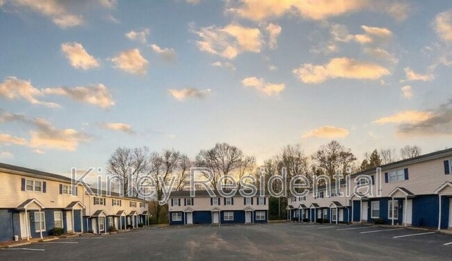 Photo - 613 Key St Unit 7