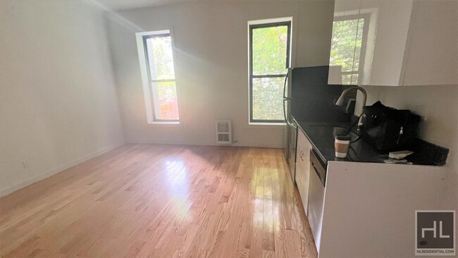 GUT RENOVATED LARGE & SUNNY STUDIO PACIFIC... Apartment Unit 3A ...