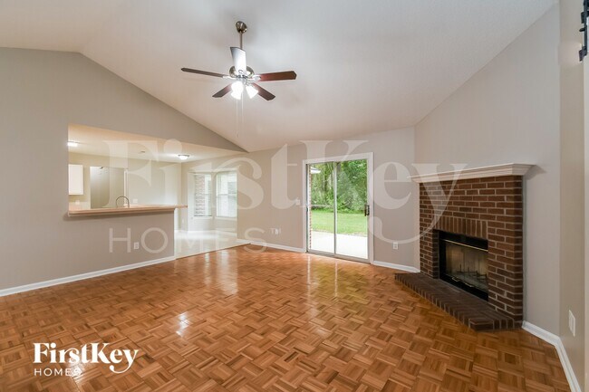Photo - 5714 Plum Hollow Dr W