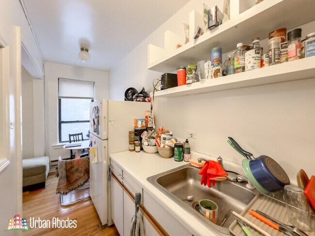 Photo - 3346 N Marshfield Ave Unidad M08B