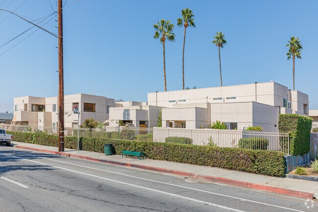 Photo - Palm Court Apartments