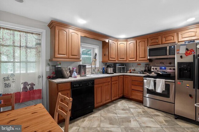 Photo - 4739 Smick St