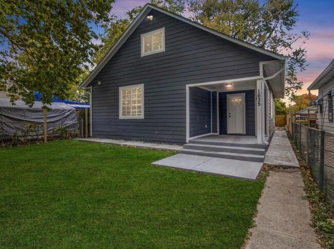 Building Photo - 1635 Cruft St