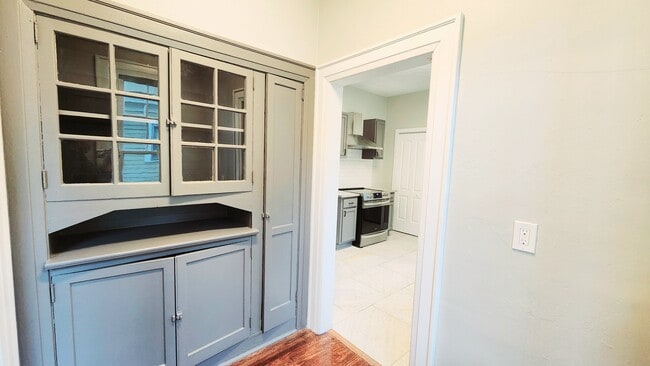 Photo - Dupont Duplex