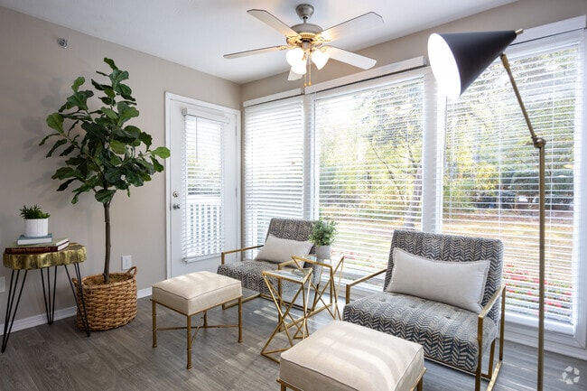 2BR, 2BA - 1,076SF - Webb Bridge Crossing