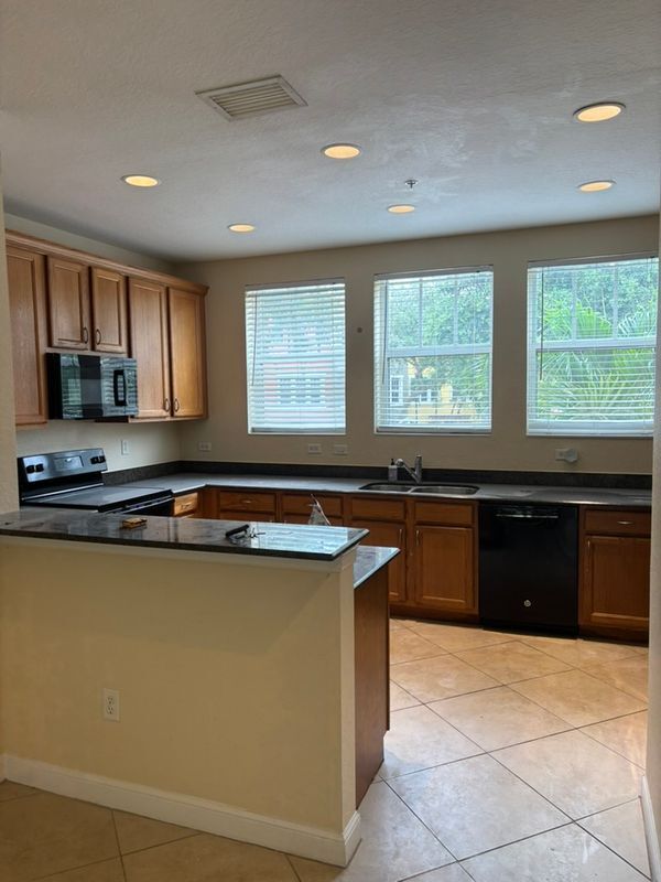 Photo - 590 Amador Ln Townhome
