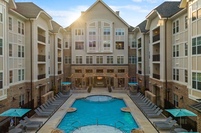 Building Photo - 8 West