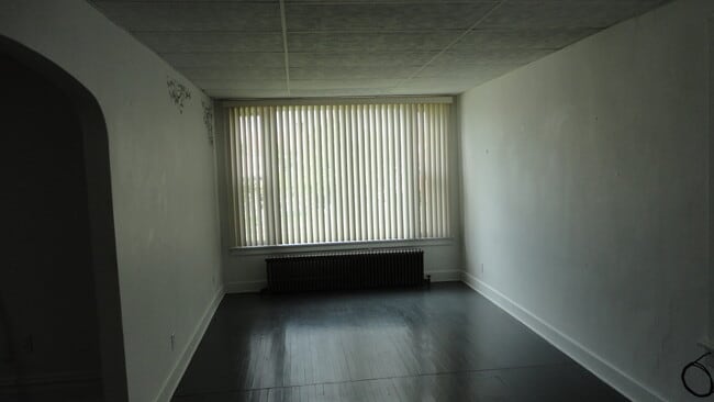 livingroom - 353 Demain Ave Unit 2