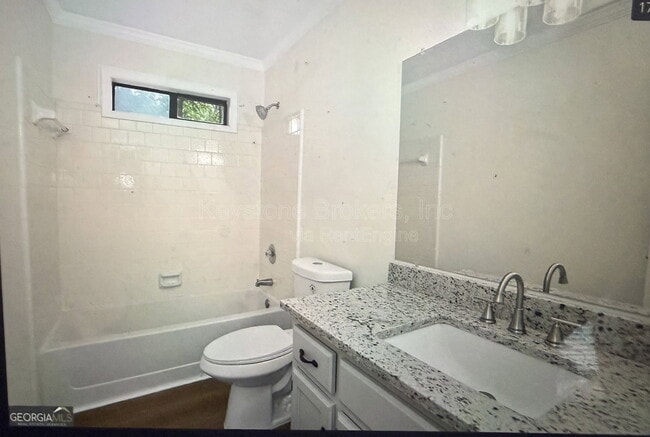 Photo - 401 Vardon Way