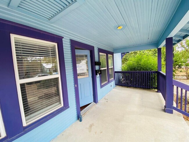 Photo - 404 E 35th St