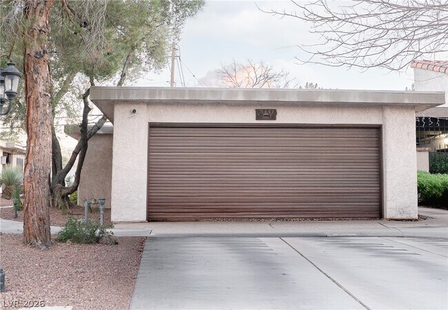 Photo - 2451 Domingo St