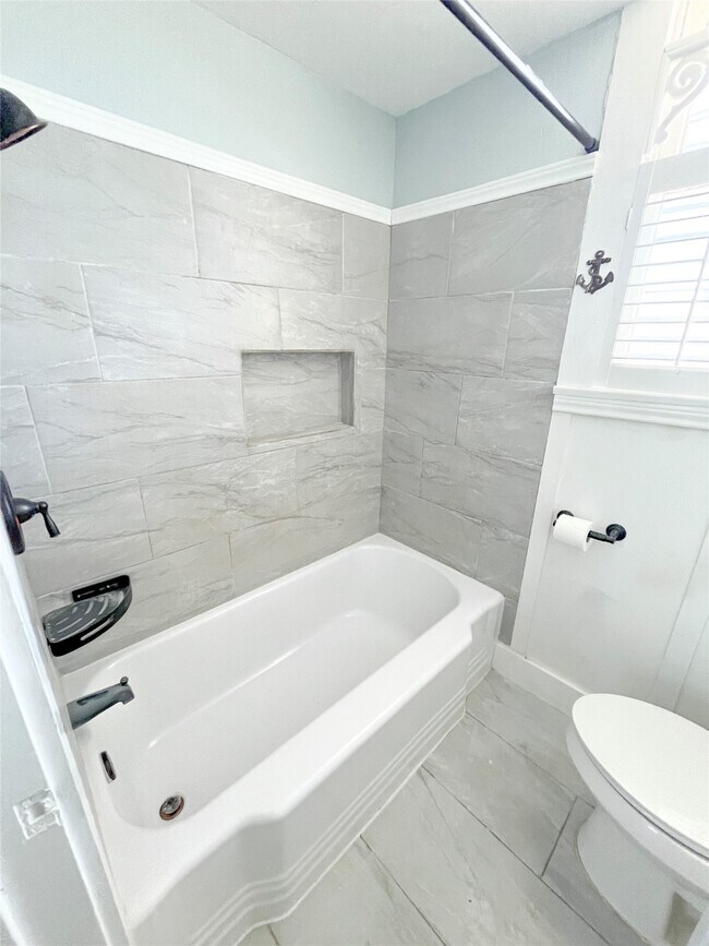 Photo - 901 Broadway Avenue J Unit UP