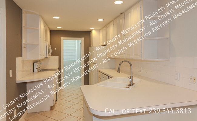 Photo - 5823 Cove Cir