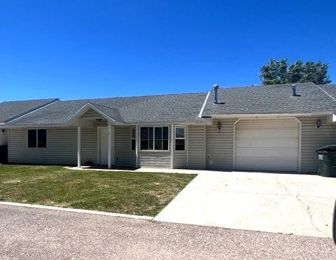 Photo - 403 N West Frontage Rd
