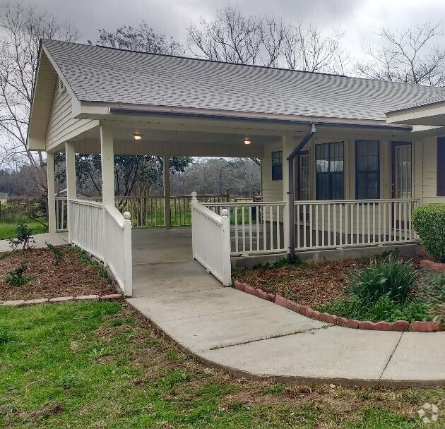Building Photo - 8663 Highway 83 N Unit APT A