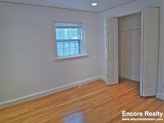 Photo - 75 Wyman St Unit 9