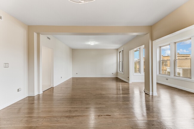 Photo - 4722 S Ingleside Ave Unit 3N