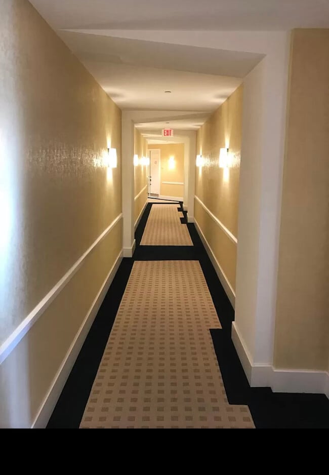 Photo - 324 E Main St Unidad #306