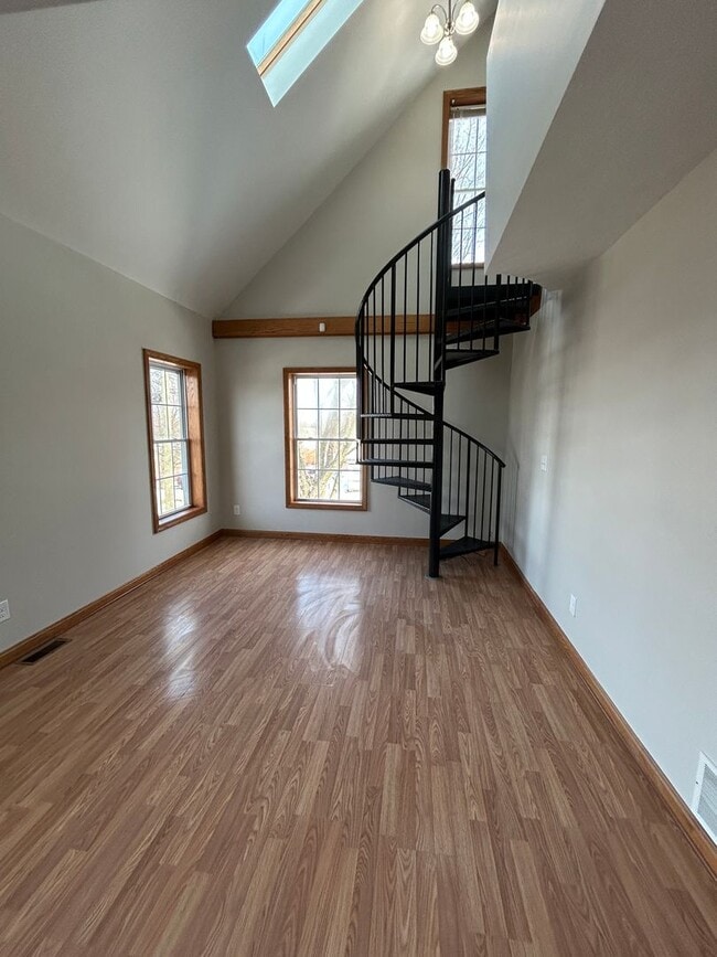 Photo - Bear Trax Real Estate Unidad 2