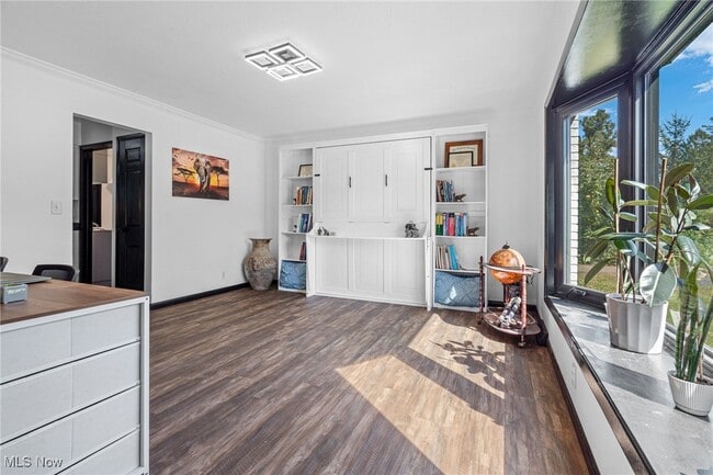 Building Photo - 6713 Farview Rd