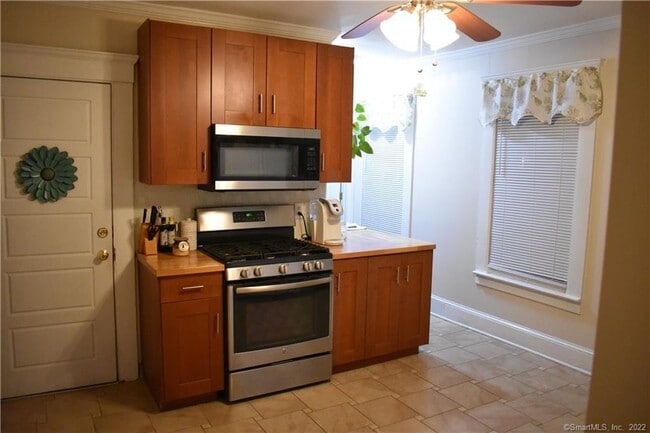 Photo - 181 Leete St Unit 1