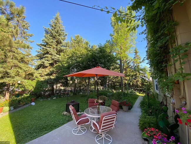 Yard View - 427 19th Ave NE Unit 1