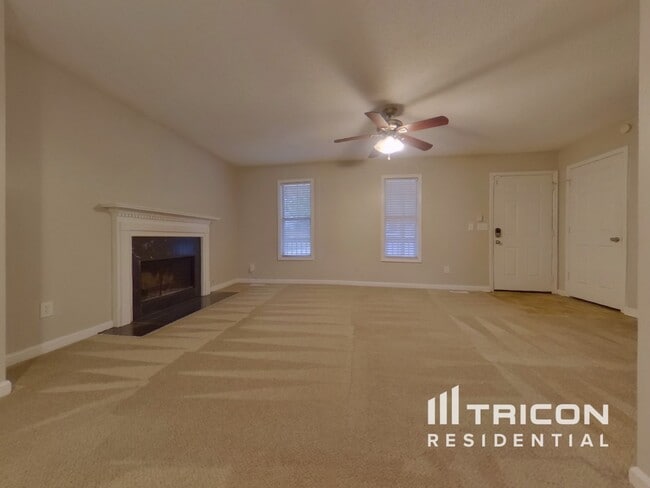 Photo - 238 Hampton Dr