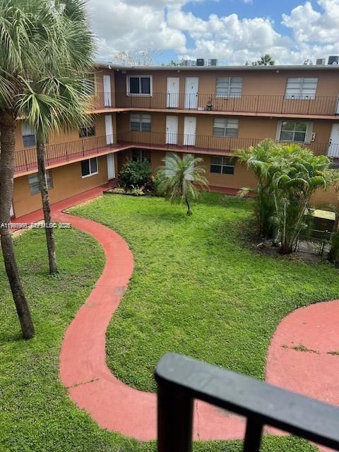 Photo - 1230 W 54th St Unidad 305A