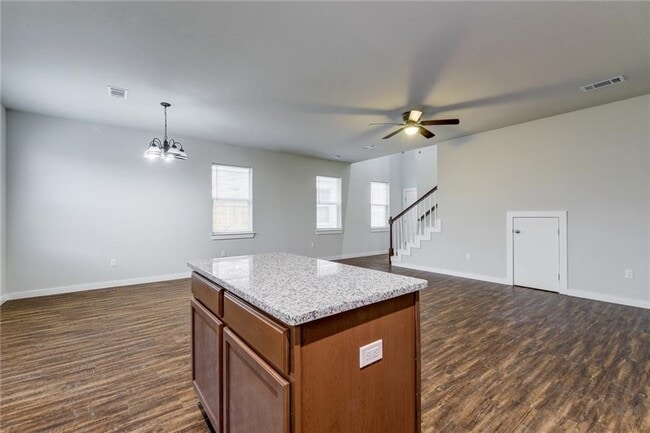 Photo - 906 Quartz Ct