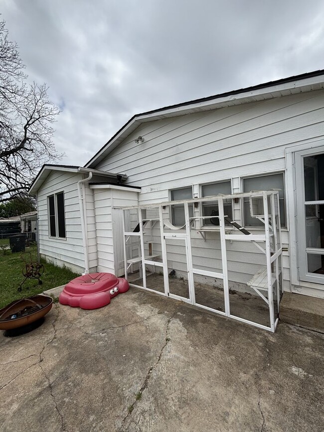 Photo - Updated 3-bedroom house with HUGE YARD!!