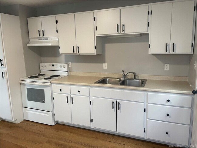 Photo - 83 Midway Oval Unit 85