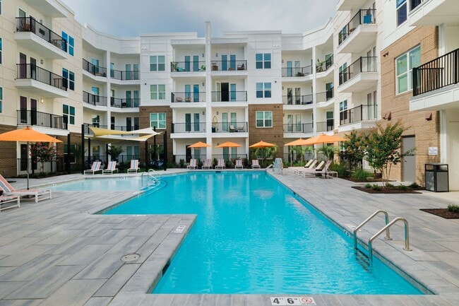 Building Photo - Hudson at Renaissance Rental