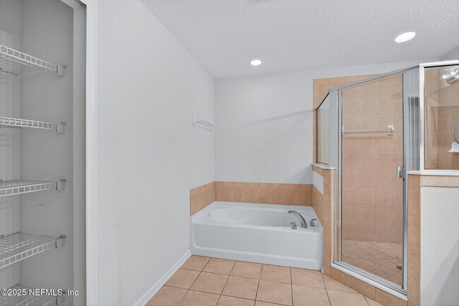 Photo - 3880 Buckthorne Dr