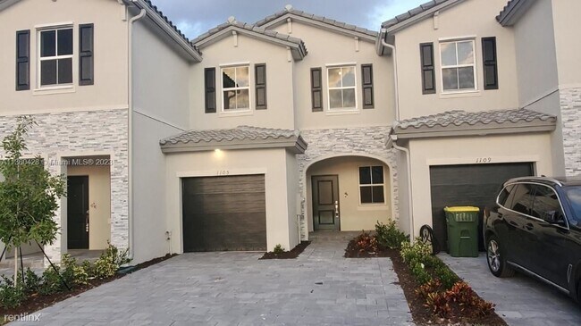 Photo - 3 br, 2.5 bath House - 1105 SE 27th Ter